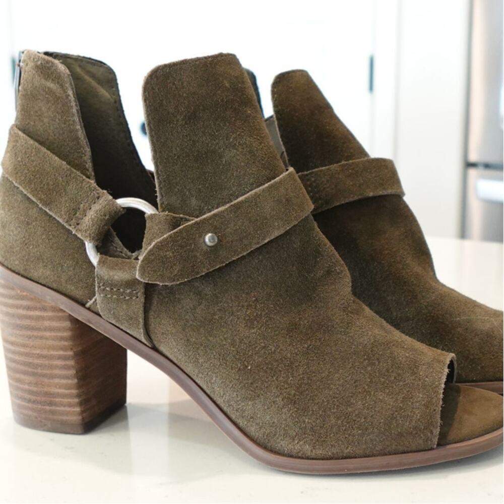 Crown Vintage I Olive IChunk Heel I Peep Toe Booties/